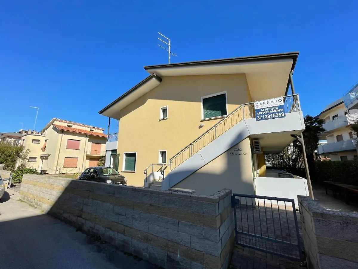 Villa Daniela Carraro Immobiliare - Family Apartments Lido di Jesolo Włochy